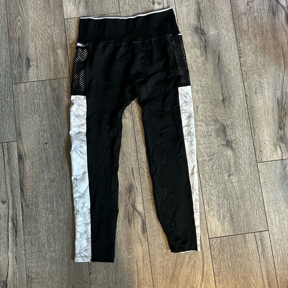 Victoria’s Secret pink workout leggings size L - Picture 5 of 9